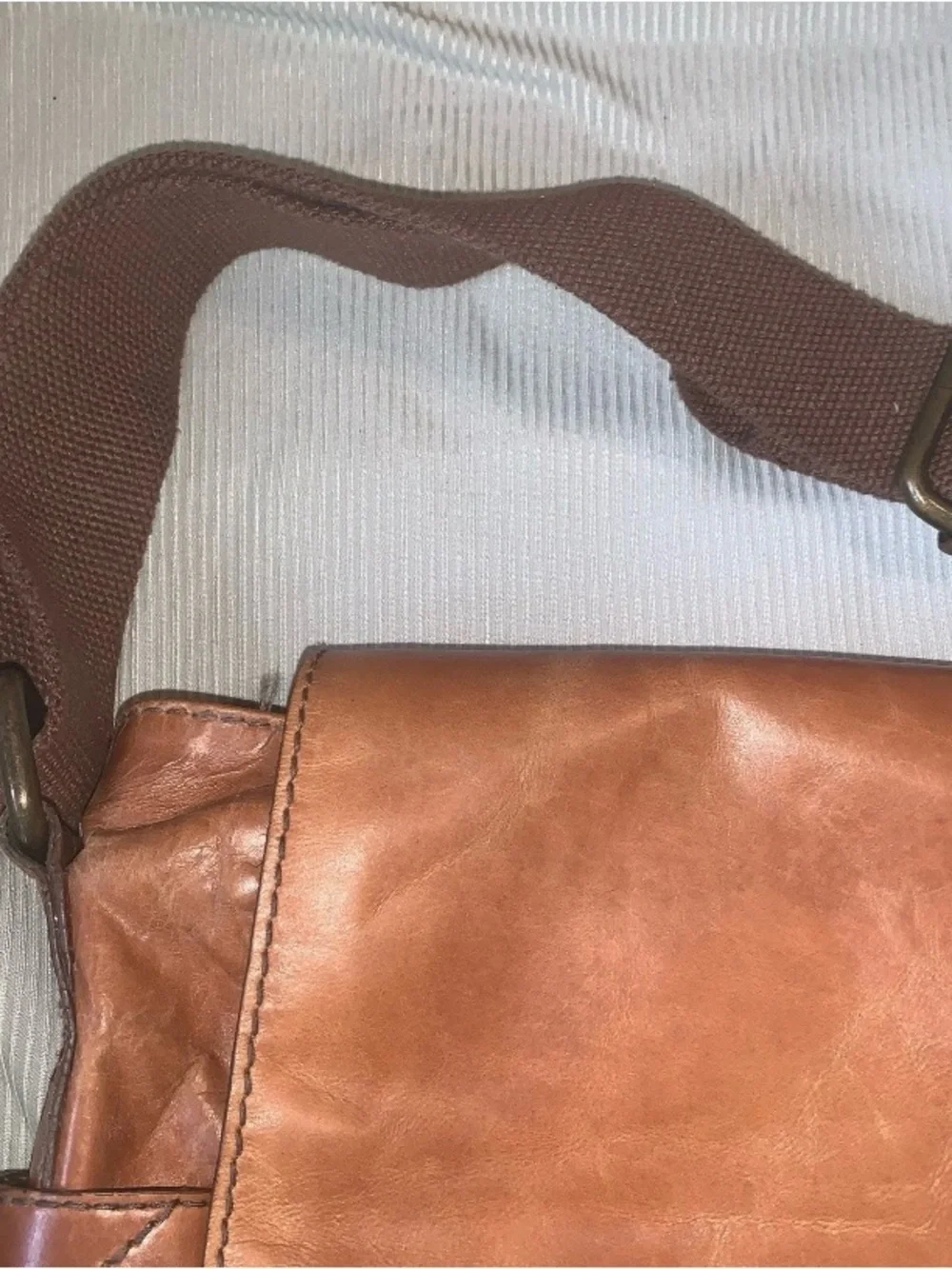 Vintage Fossil Leather Messenger Computer Bag Adjustable Strap Magnetic Flap